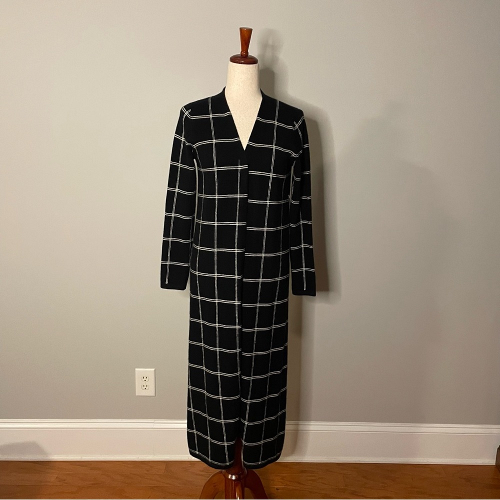 Madeline Thompson Black and white Cashmere
Plaid Patterned Midi Sweater - size M - Picture 2 of 5